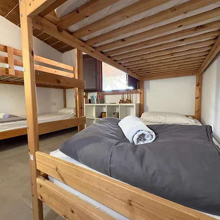 호스텔 The Tree House Surf Camp *