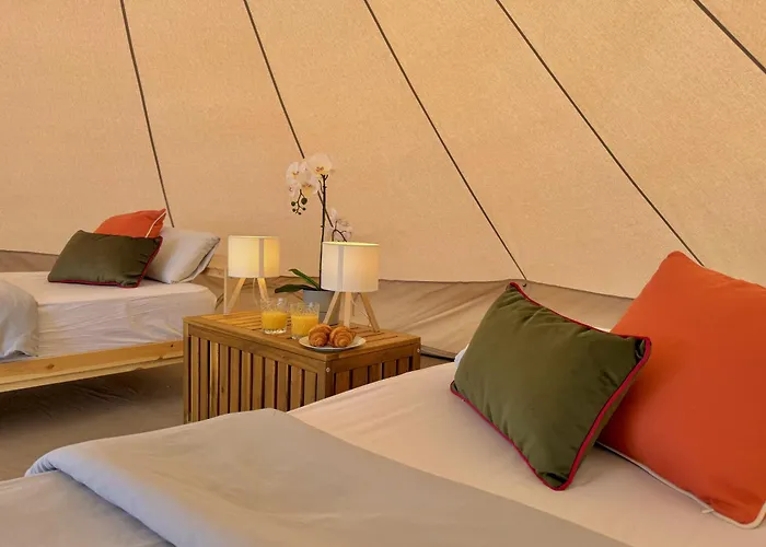 Ostello The Tree House Surf Camp *