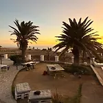 Хостел The Tree House Surf Camp Адехе