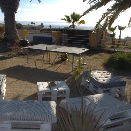 The Tree House Surf Camp * 阿德耶
