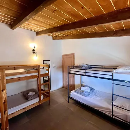 The Tree House Surf Camp Albergue