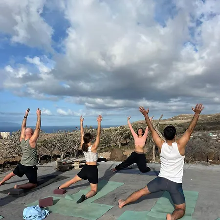 The Tree House Surf Camp Albergue *