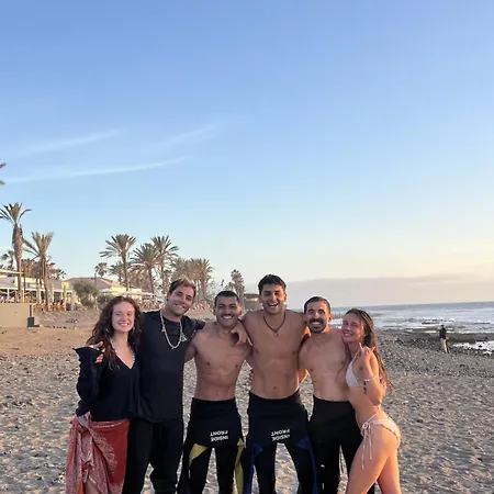 The Tree House Surf Camp 旅馆