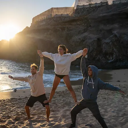 旅馆 The Tree House Surf Camp