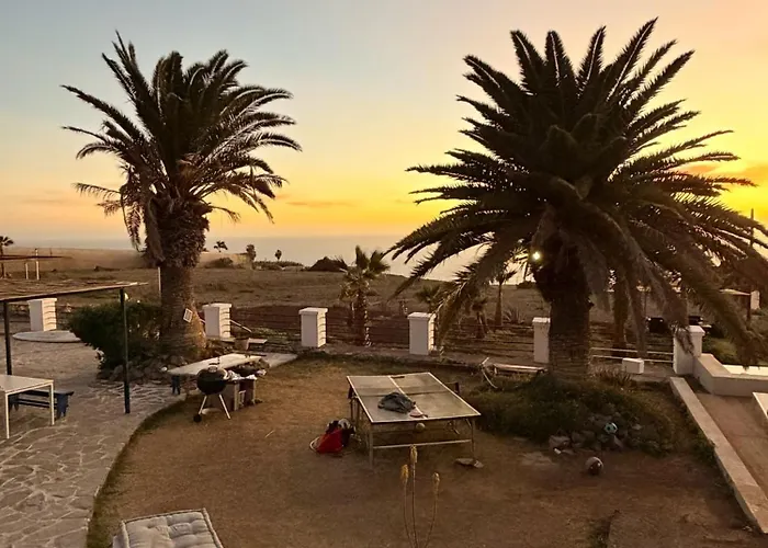 Хостел The Tree House Surf Camp Адехе