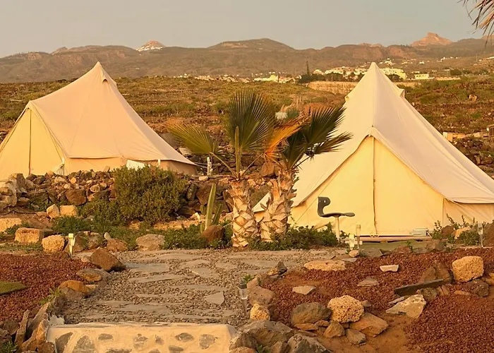 The Tree House Surf Camp Хостел *