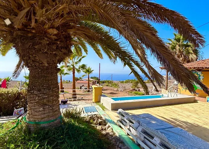 Ostello The Tree House Surf Camp *